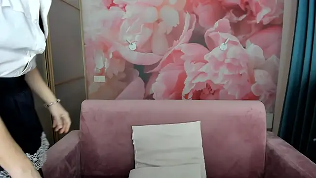 AlinaMoor online show from 6, 2, 2026