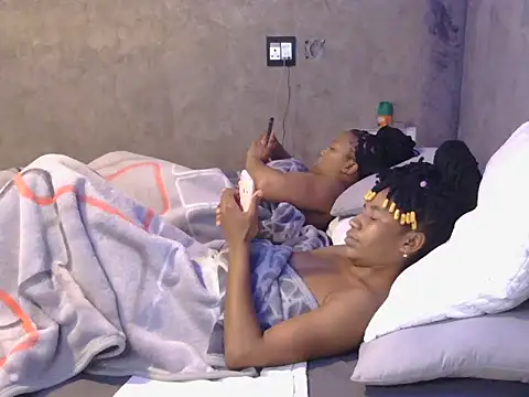 petite queenx online show from 28, 10, 2025