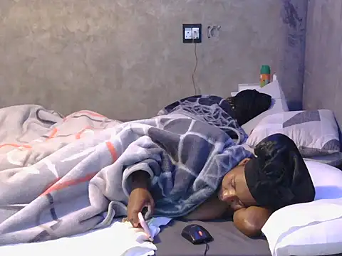 petite queenx online show from 30, 10, 2025