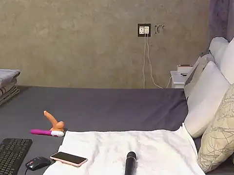 petite queenx online show from 14, 11, 2025