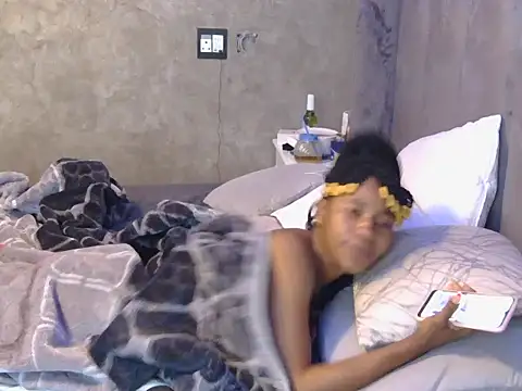 petite queenx online show from 15, 10, 2025