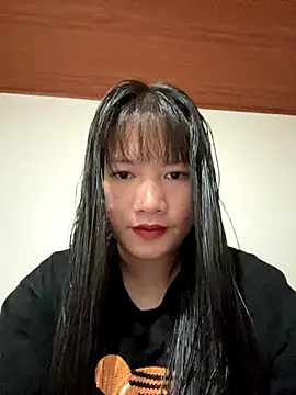 TrangNemo online show from 4, 11, 2025