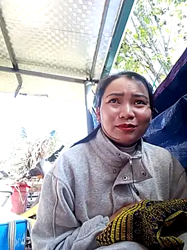 Snapshot of kun-love chatting on 22, 12, 2025 kun-love online show from 22, 12, 2025