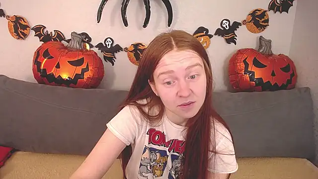 Snapshot of Evarey_ chatting on 30, 10, 2025 Evarey online show from 30, 10, 2025