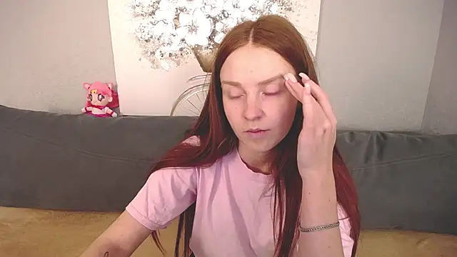 Snapshot of Evarey_ chatting on 18, 10, 2025 Evarey online show from 18, 10, 2025