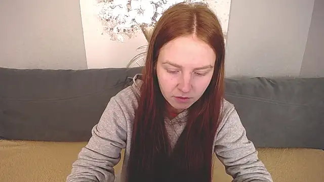 Snapshot of Evarey_ chatting on 13, 10, 2025 Evarey online show from 13, 10, 2025