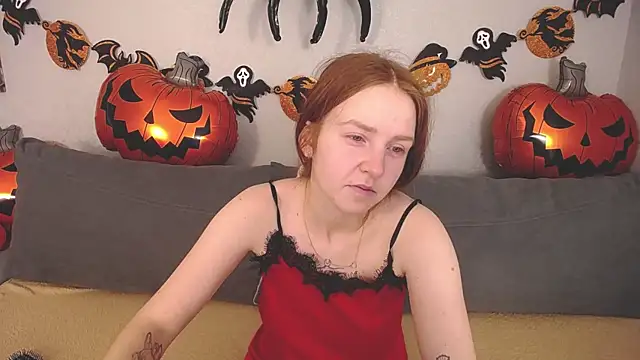 Snapshot of Evarey_ chatting on 28, 10, 2025 Evarey online show from 28, 10, 2025