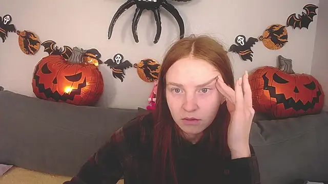 Snapshot of Evarey_ chatting on 2, 11, 2025 Evarey online show from 2, 11, 2025