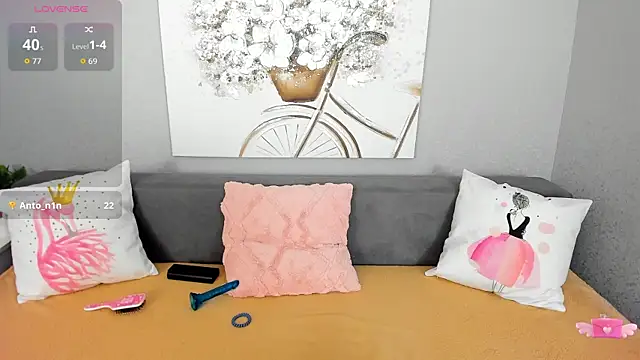 Evarey  online show from 4, 12, 2025