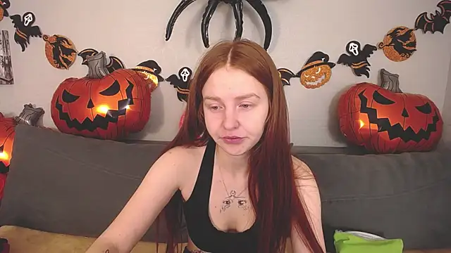 Snapshot of Evarey_ chatting on 27, 10, 2025 Evarey online show from 27, 10, 2025