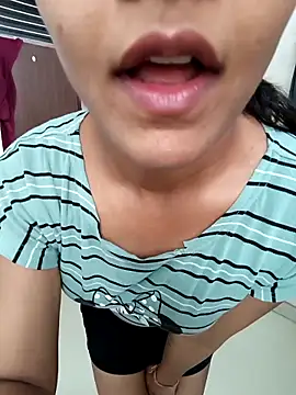 anshika0124 online show from 31, 10, 2025