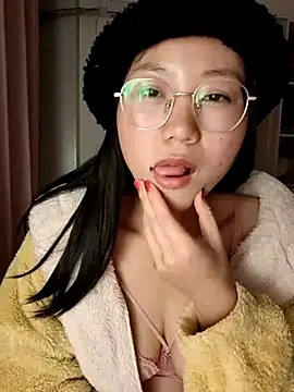 nini10052025 online show from 4, 12, 2025