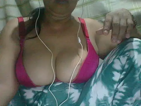 xxxsuckyourdick4u online show from 10, 4, 2026