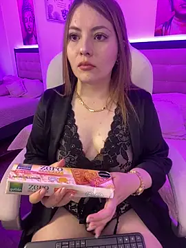 kattee adams online show from 14, 10, 2025