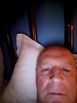 Snapshot of rudy-kralik chatting on 21, 12, 2025 rudy-kralik online show from 21, 12, 2025