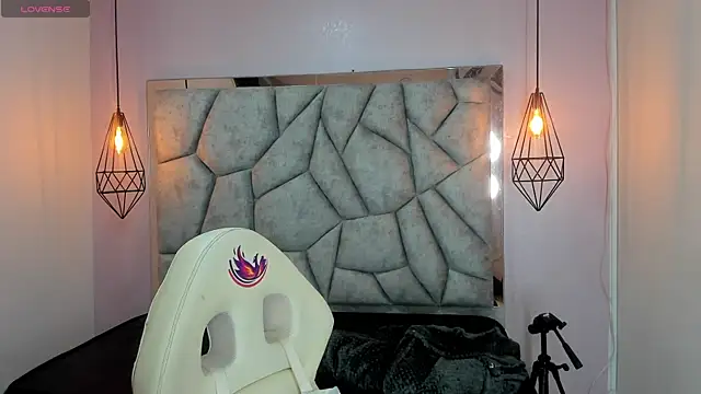 Addyy 02 online show from 2, 4, 2026