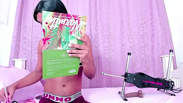 nahomy smiith online show from 21, 10, 2025