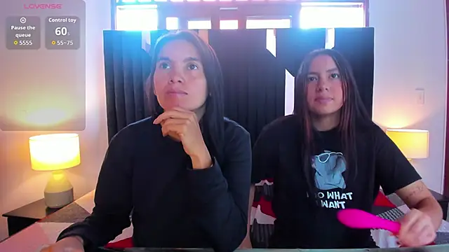 Sofy and Mia online show from 4, 11, 2025