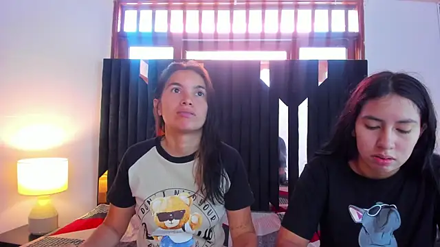 Sofy and Mia online show from 15, 10, 2025