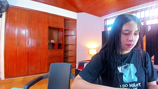 Sofy and Mia online show from 10, 10, 2025