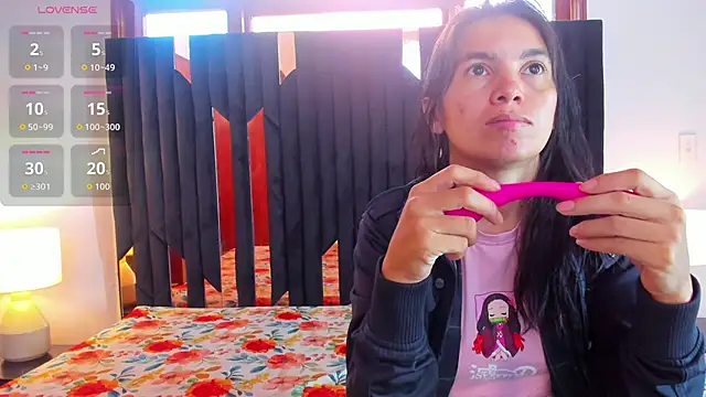 Sofy and Mia online show from 21, 11, 2025