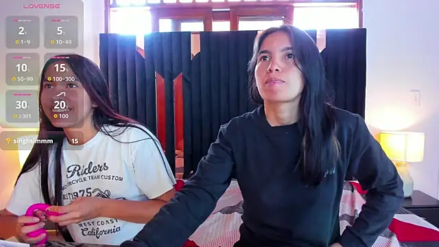 Sofy and Mia online show from 5, 11, 2025