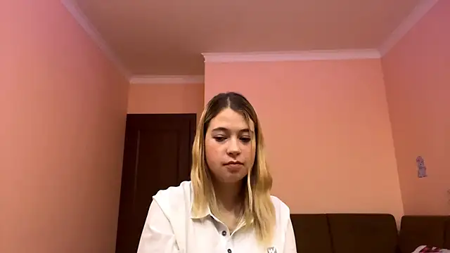 Snapshot of SweetyLolys chatting on 21, 10, 2025 SweetyLolys online show from 21, 10, 2025