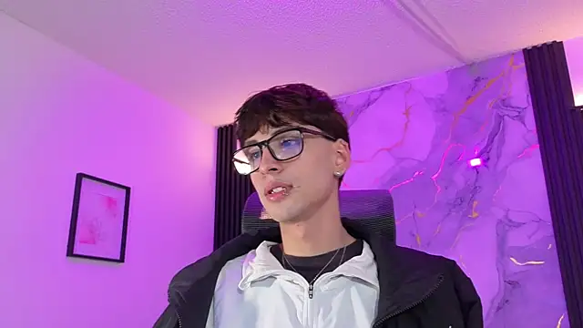 demianmoon online show from 6, 10, 2025