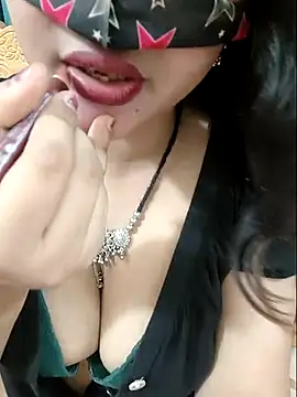 Beauty Queen Soniya online show from 19, 4, 2026