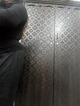 Beauty Queen Soniya online show from 15, 12, 2025