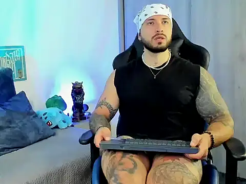 Snapshot of Dave-Max01 chatting on 23, 11, 2025 Dave-Max01 online show from 23, 11, 2025