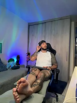 Snapshot of Dave-Max01 chatting on 27, 11, 2025 Dave-Max01 online show from 27, 11, 2025