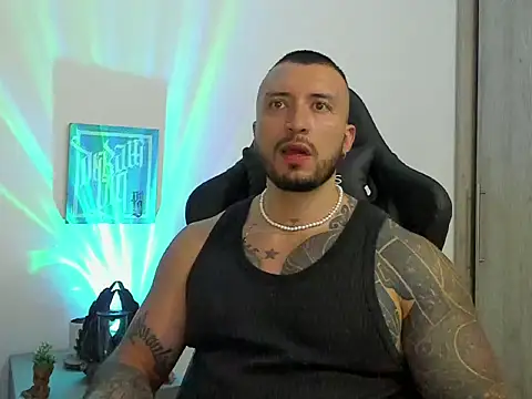 Snapshot of Dave-Max01 chatting on 30, 10, 2025 Dave-Max01 online show from 30, 10, 2025