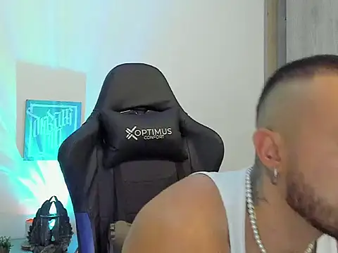 Snapshot of Dave-Max01 chatting on 27, 10, 2025 Dave-Max01 online show from 27, 10, 2025