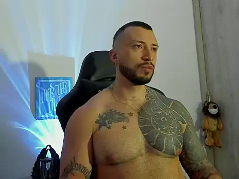 Snapshot of Dave-Max01 chatting on 7, 10, 2025 Dave-Max01 online show from 7, 10, 2025