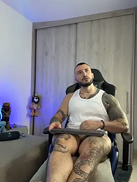 Snapshot of Dave-Max01 chatting on 18, 11, 2025 Dave-Max01 online show from 18, 11, 2025