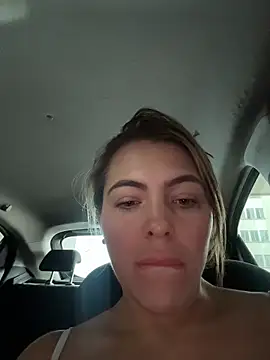 camila vanucci- online show from 9, 10, 2025