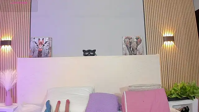 TianaGlow44 online show from 4, 3, 2026