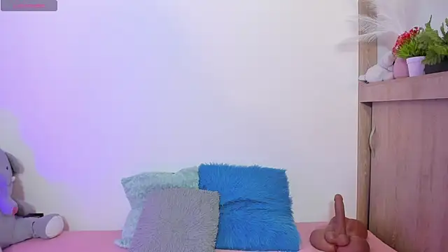 TianaGlow44 online show from 14, 5, 2026