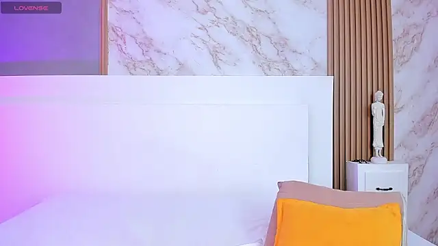 TianaGlow44 online show from 18, 10, 2025