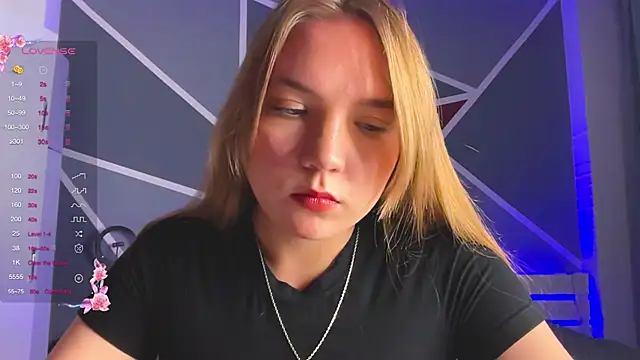 RebeccaEglitis online show from 23, 11, 2025