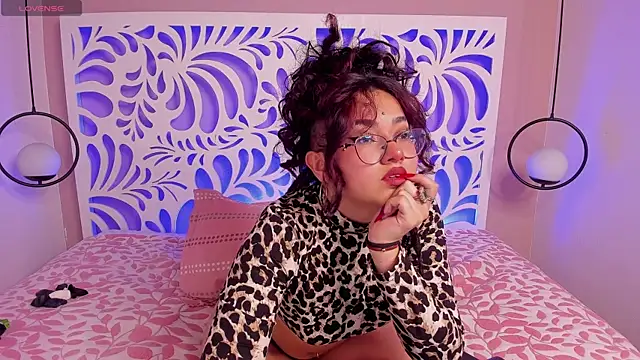 sunny maya  online show from 25, 11, 2025