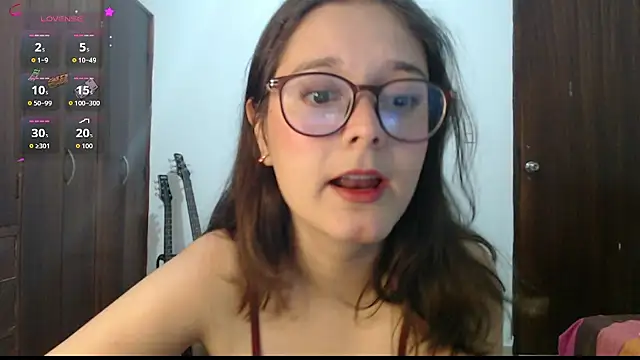 Snapshot of CarlaLorez chatting on 11, 3, 2026 CarlaLorez online show from 11, 3, 2026
