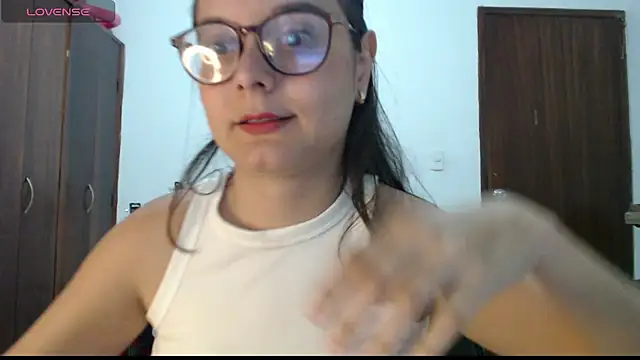 Snapshot of CarlaLorez chatting on 23, 4, 2026 CarlaLorez online show from 23, 4, 2026
