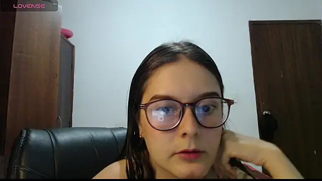 Snapshot of CarlaLorez chatting on 14, 6, 2026 CarlaLorez online show from 14, 6, 2026