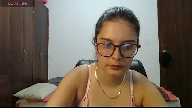 Snapshot of CarlaLorez chatting on 14, 6, 2026 CarlaLorez online show from 14, 6, 2026