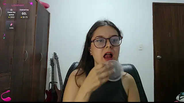 Snapshot of CarlaLorez chatting on 18, 5, 2026 CarlaLorez online show from 18, 5, 2026