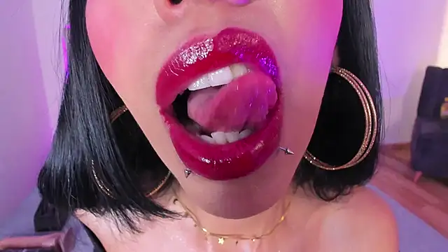 Nina fox 0691 online show from 28, 3, 2026