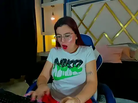 Snapshot of allison_mc chatting on 5, 7, 2026 allison mc online show from 5, 7, 2026
