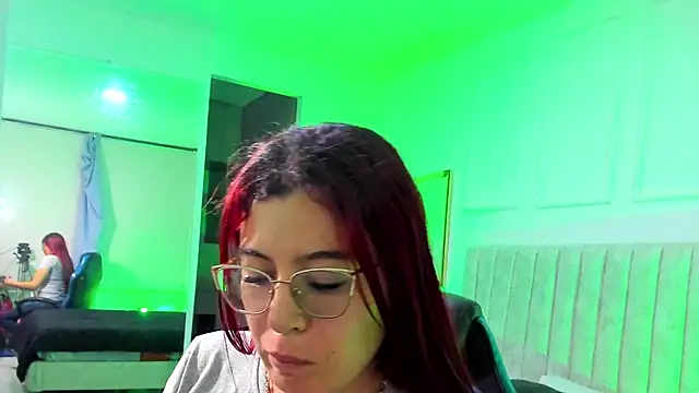 Snapshot of allison_mc chatting on 12, 7, 2026 allison mc online show from 12, 7, 2026